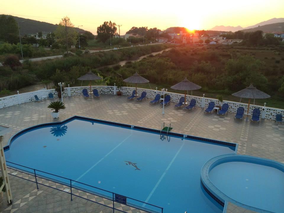 Gogas Palace Aparthotel Ammoudia Exteriör bild