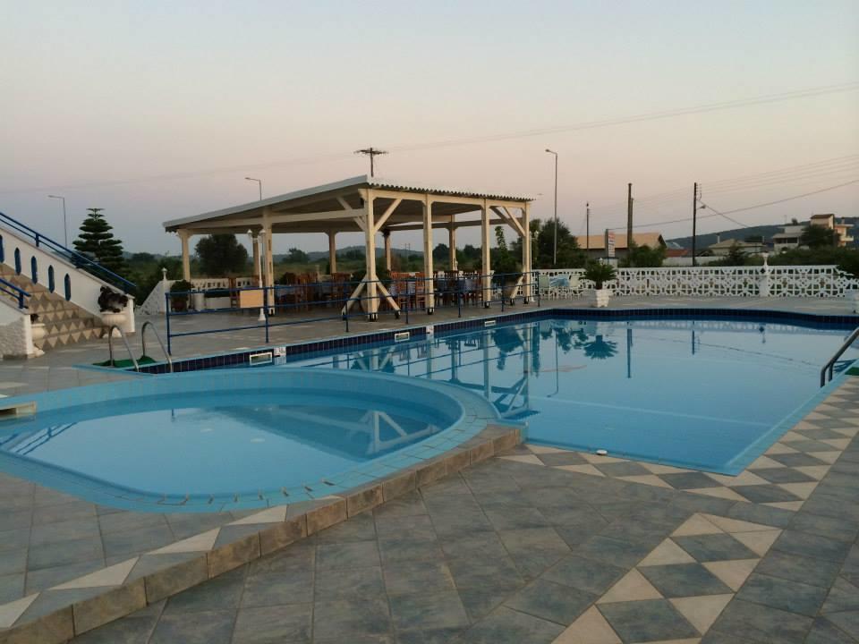 Gogas Palace Aparthotel Ammoudia Exteriör bild