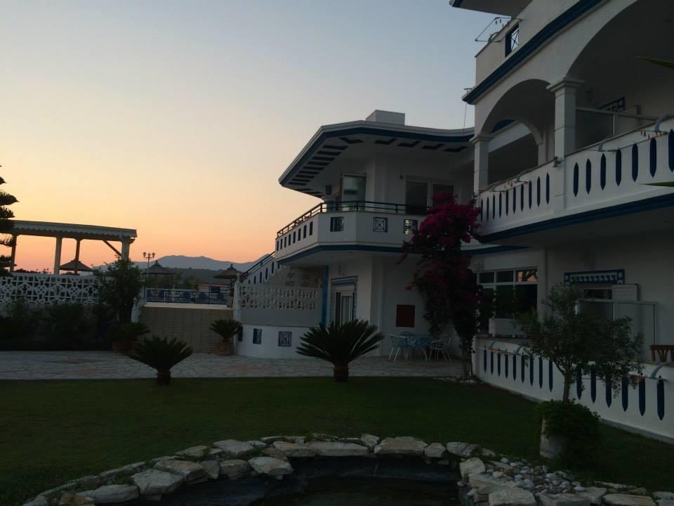 Gogas Palace Aparthotel Ammoudia Exteriör bild